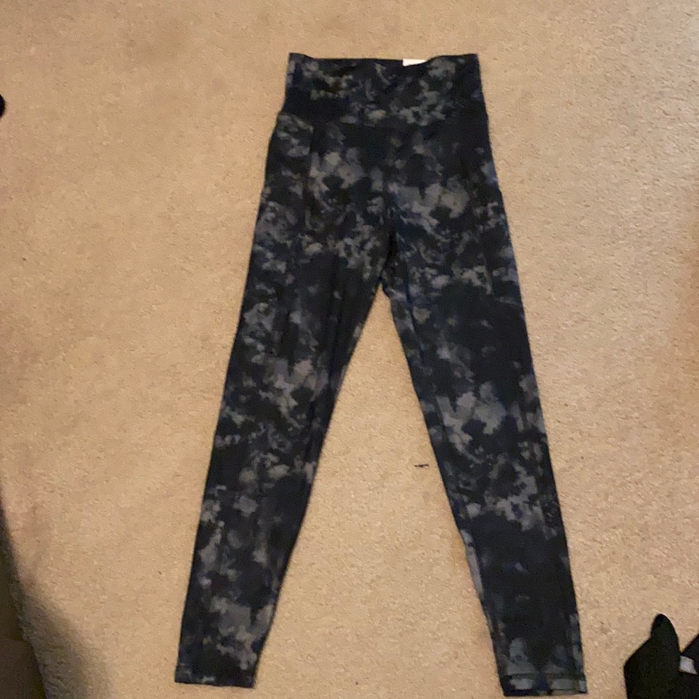 American Eagle Everything and pocket legging